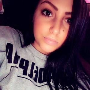 Meet your Posher, Alexis